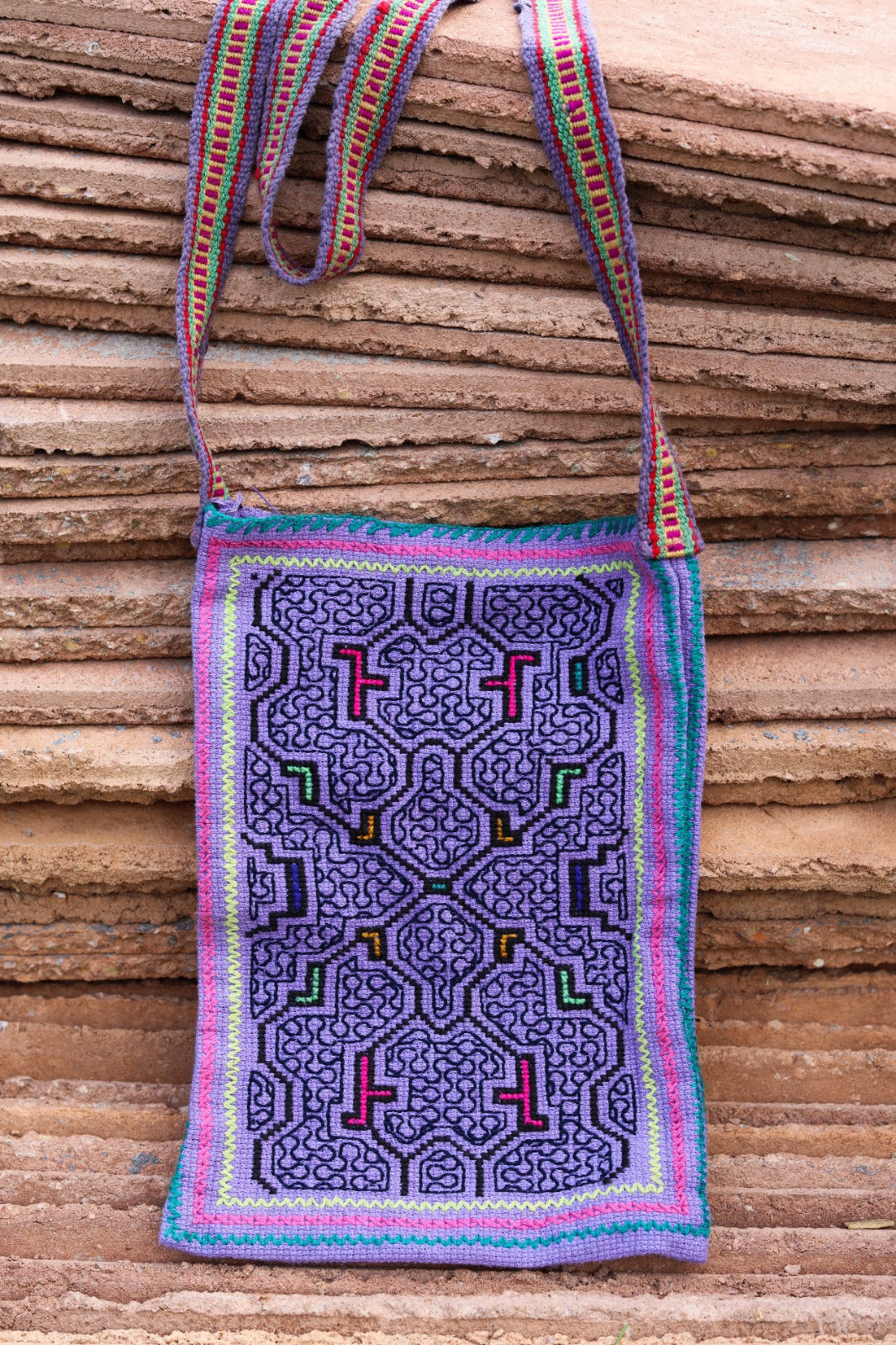 Handmade Traditional Shipibo Embrdoidery Tapestry Bag