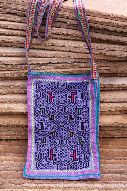 Handmade Traditional Shipibo Embrdoidery Tapestry Bag