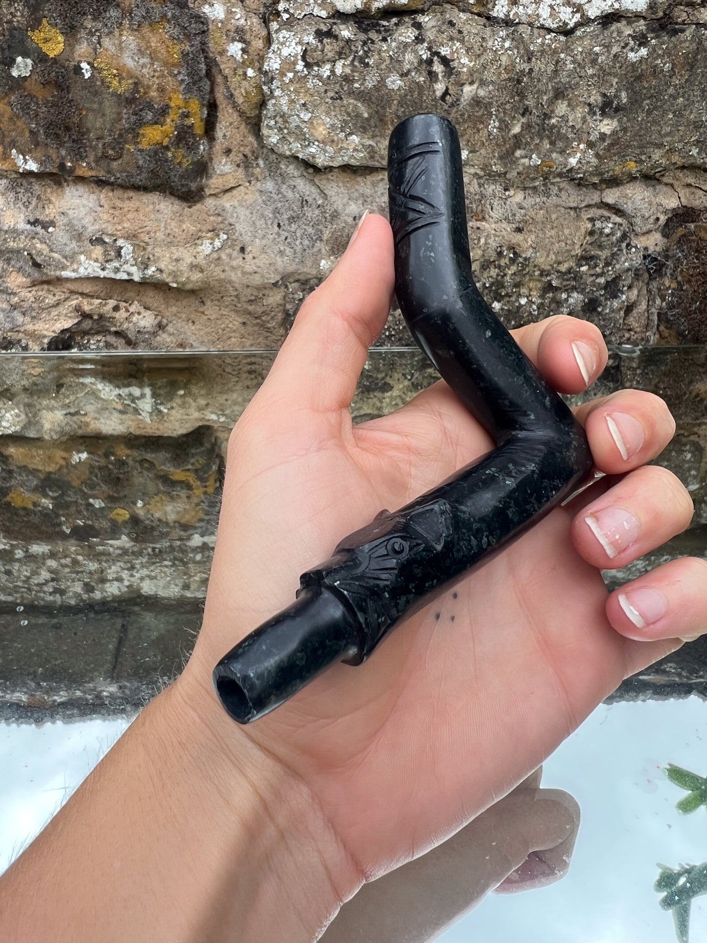Peruvian  Serpentine Stone Angle Hapé Pipe Tepi